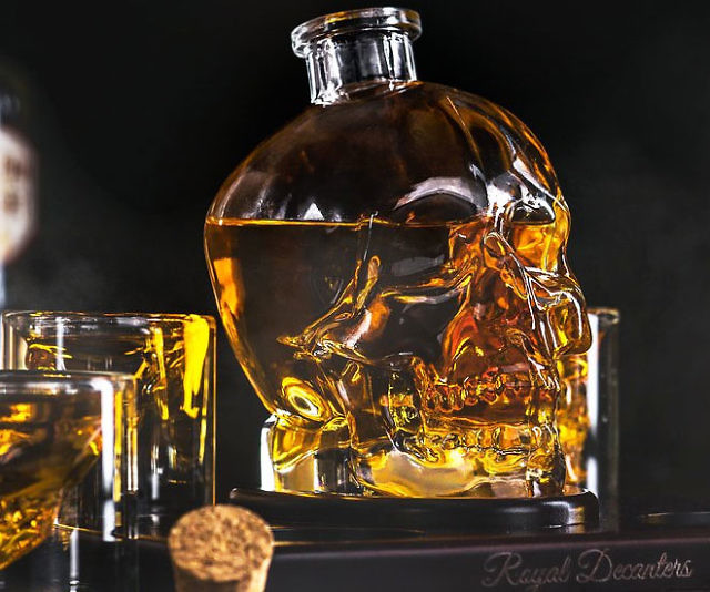 Skull Decanter Set